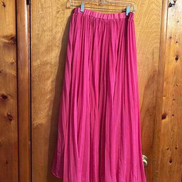 Pink Pleated Skirt, Lined - Picture 3 of 4